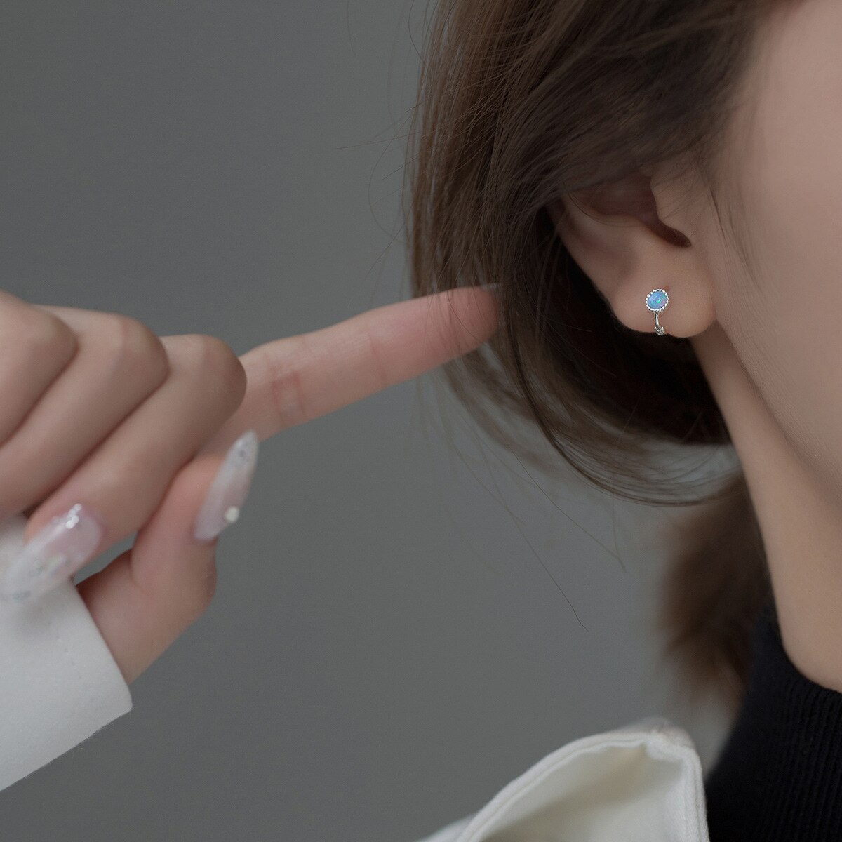 Lavifam geometrische, farbenfrohe mini-ohrringe mit synthetischem opal, ohrhaken, schlichter stil , 925 stück , sterlingsilber