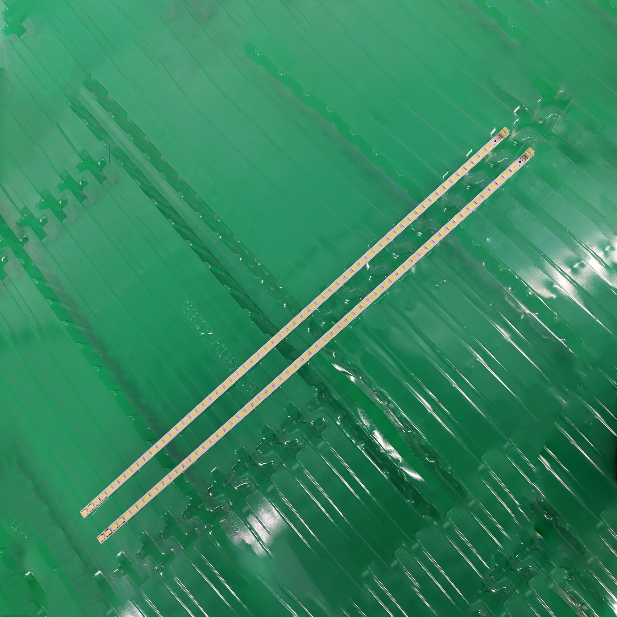 2piece FOR TCL LCD TV LED backlight L40F3200B Article lamp LJ64-03029A 2011SGS40 5630 60 H1 REV1.1 1piece=60LED 455MM is