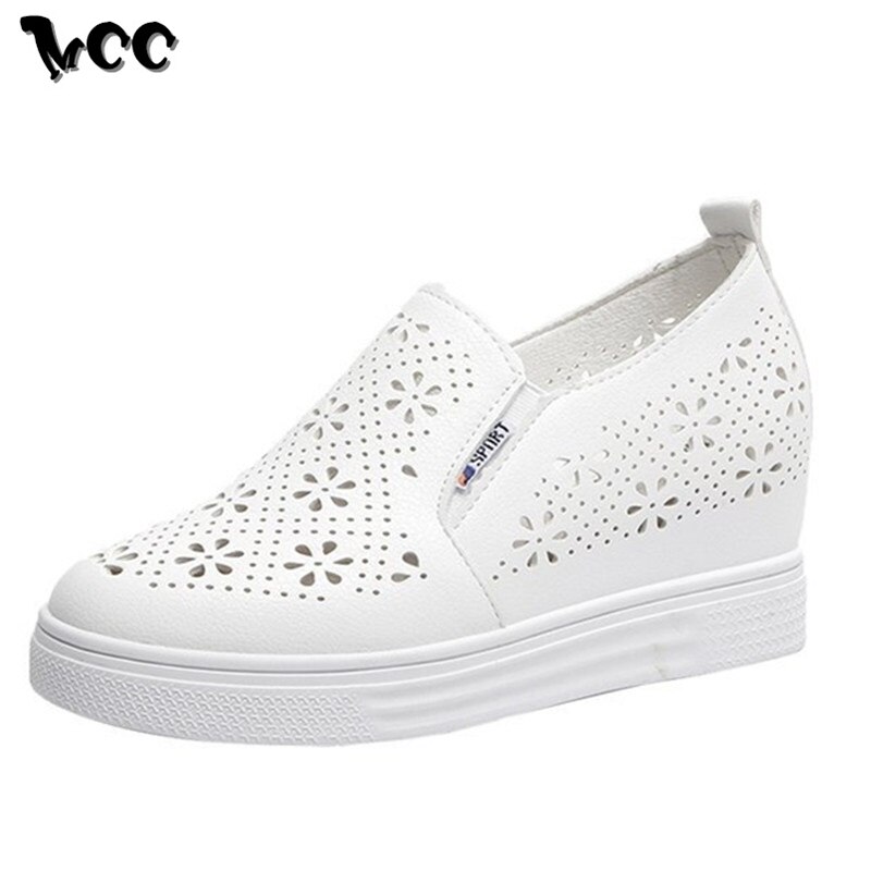 Hvide sko kvinder platform flade sko slip-on sneakers åndbar hul stilfuld solid kvindelig højde stigende fodtøj