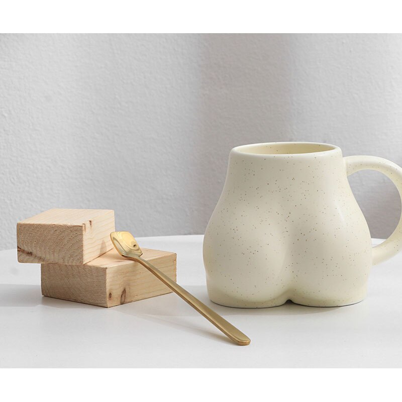 Kropsform kaffekrus sjov kvinde krop røv numseform kaffe mælkekop nordisk spisebord dekoration tilbehør keramik kopper: Beige