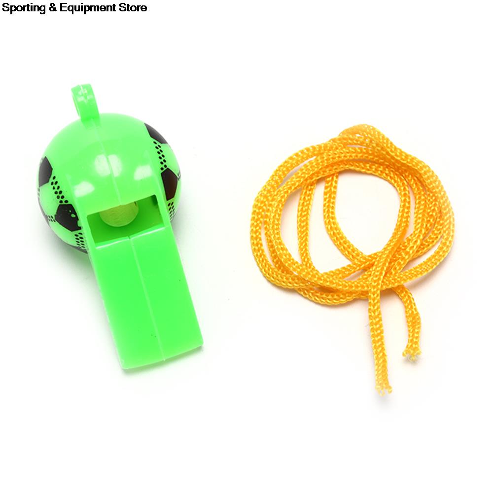 6 st / mycket plast fotboll fotboll visselpipa cheerleading leksaker visslar leksaker med rep överlevnad utomhus tillbehör 3.3*5cm