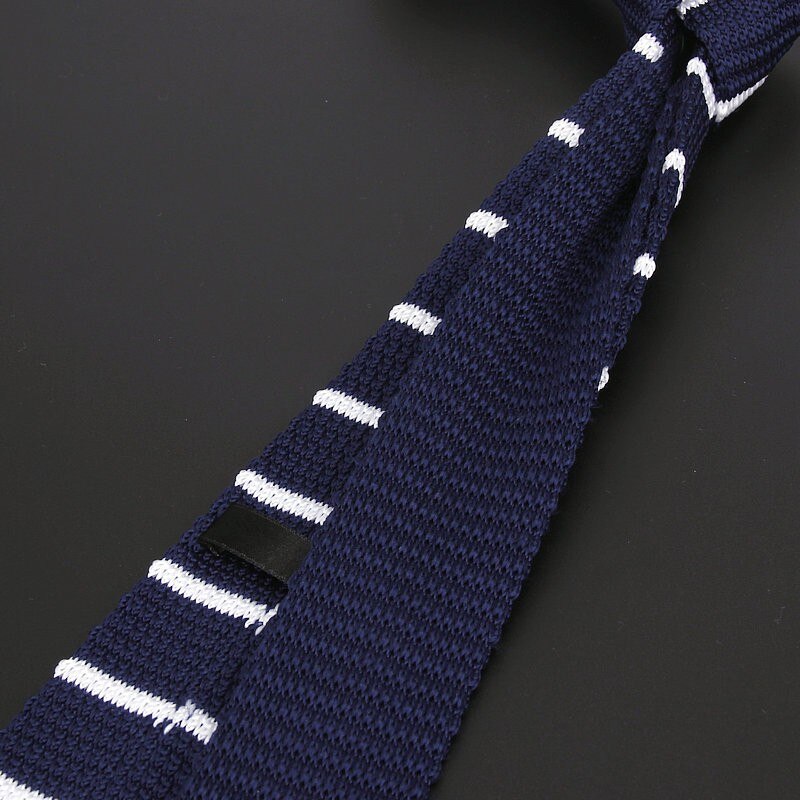 Brand New męska w stylu Vintage, w paski dzianiny krawaty dla człowieka Party moda kolorowe Knitting Tie granatowy czerwony ślub cienki krawat Cravata