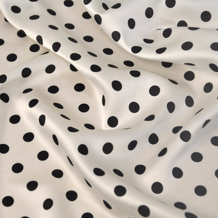 Bred 42.5 "høj kvalitet polka dot silke stretch satin stof skjorte kjole materiale: Hvid