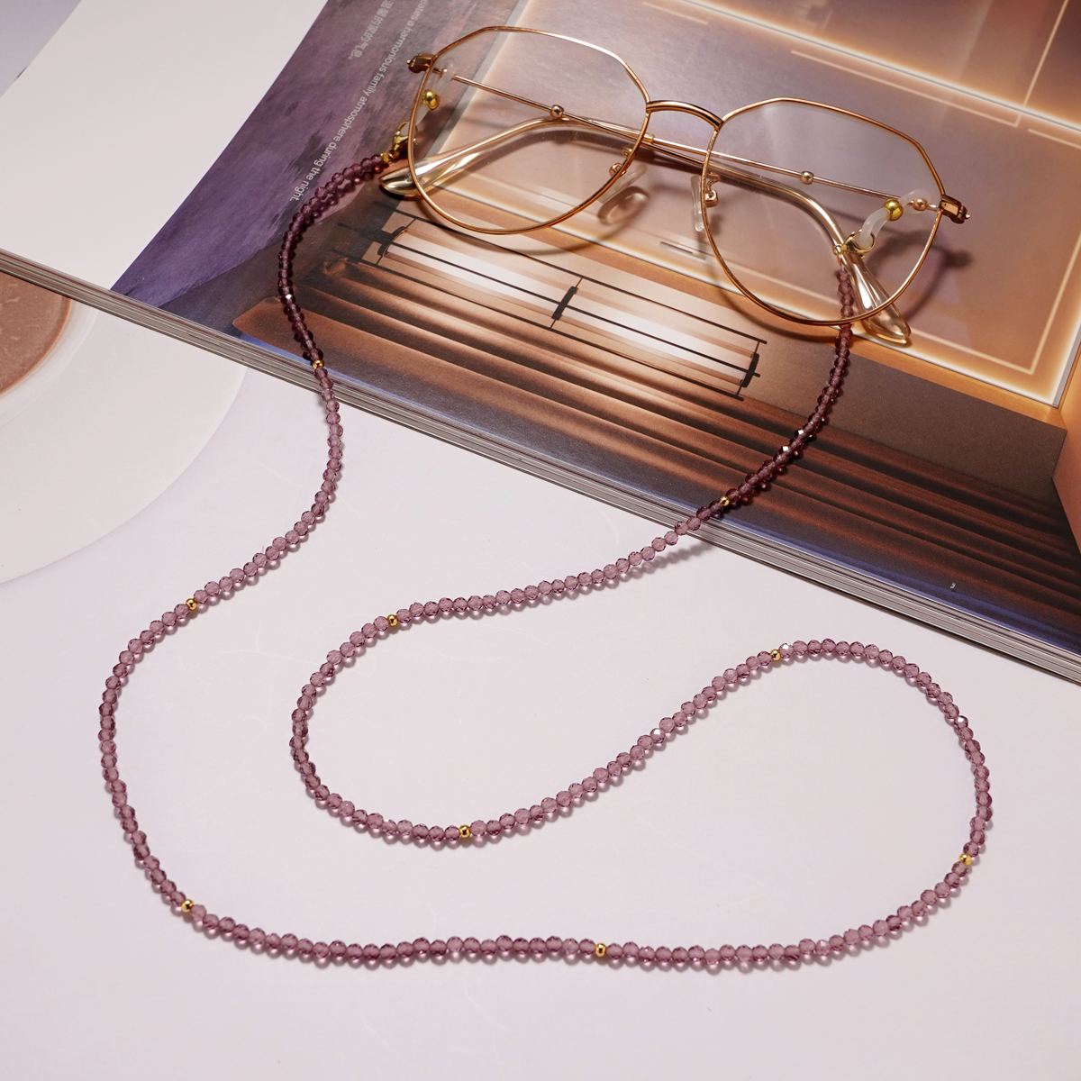 Collana a catena per occhiali da donna-cordino per occhiali da suola con perline acriliche intorno al collo con perline verdi di cristallo fatte a mano