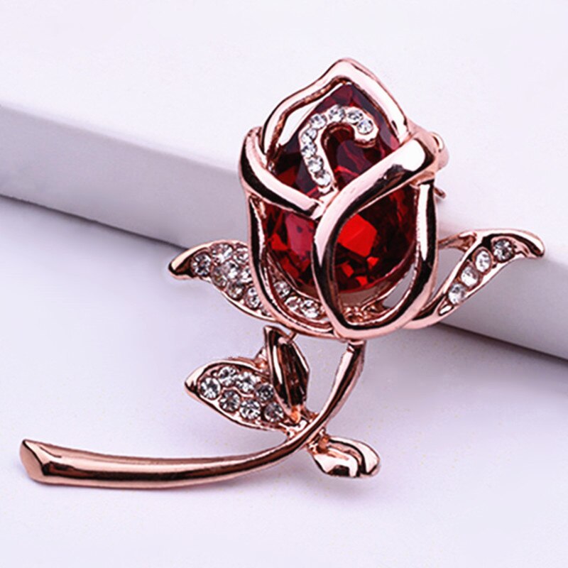 Czerwona róża broszki opal kamień broszka z kwiatem dla kobiet moda kryształ górski garnitur szpilki odzież biżuteria accesorios mujer prezenty