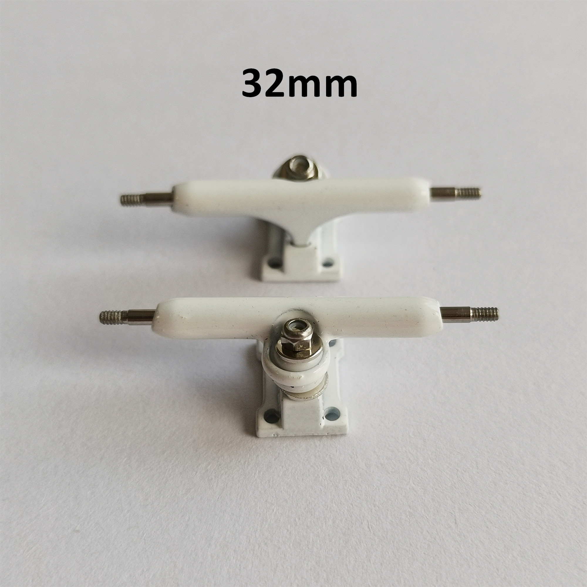 Camión de un solo eje con diapasón de 34mm y 32mm para patineta de dedo, Mini monopatín, juguetes para niños: Naranja