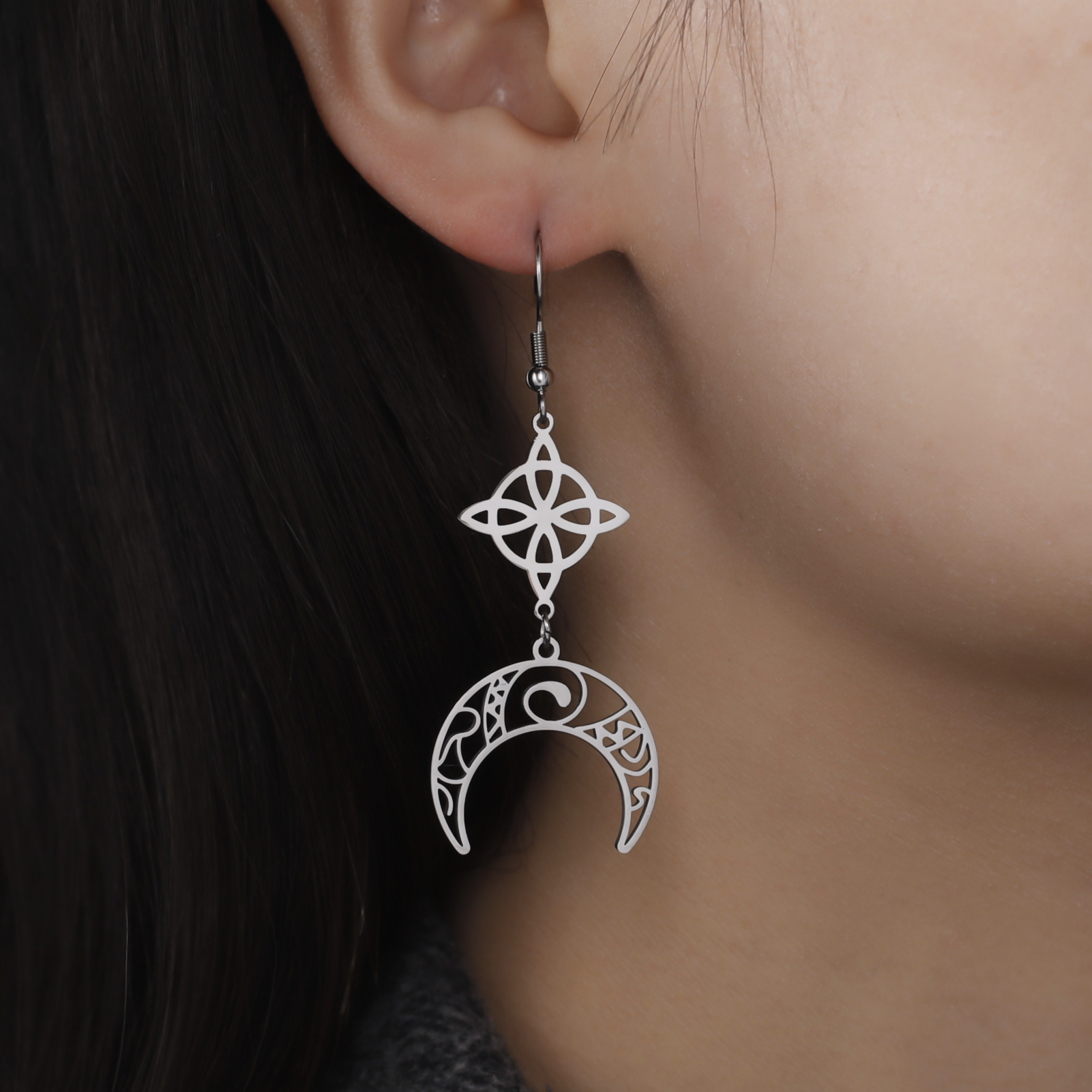Unift Pendientes góticos de acero inoxidable para mujer y hombre, aretes de pentagrama de Triple runa, fase lunar, joyería Vintage, Piercing de oreja, nudo de bruja