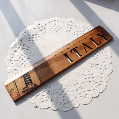 Zakka-Regla de madera tallada hueca Vintage, regla de dibujo para estudiantes, productos creativos Continental, 15 CM: Italy
