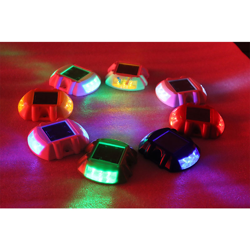 Flash Mode CE RoHS approved green plastic housing pavement road marker solar powered reflector