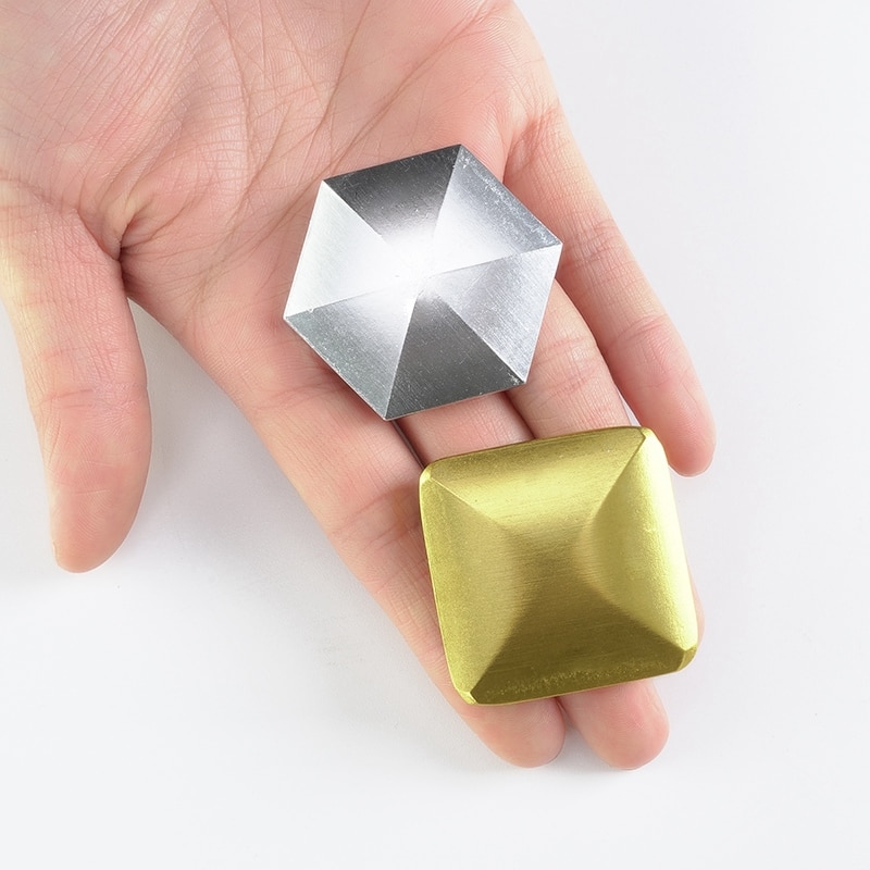 Desktop Flip Spinning Toy Pocket Stress Relieve Toy Metal Fingertip Decompression Rotary Toy