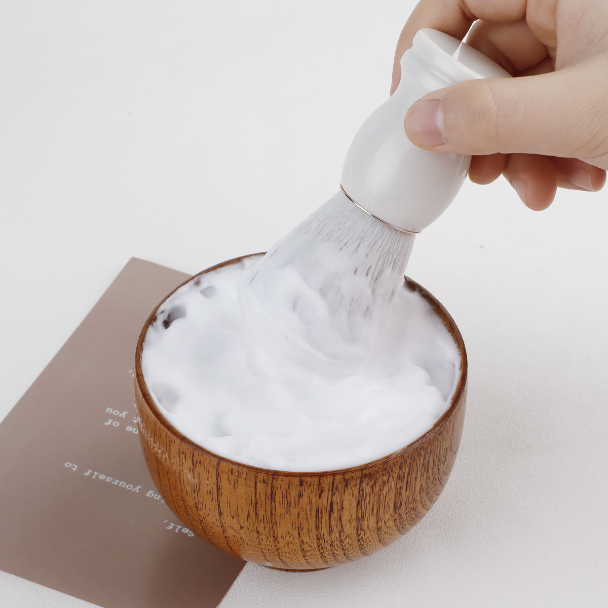 Beard Shaving Brush Makeup brushes 1pcs Wooden Handle Bristle Hair Salon Barber Soap Foam Shave Men Facial Cleaning Tools: Orange