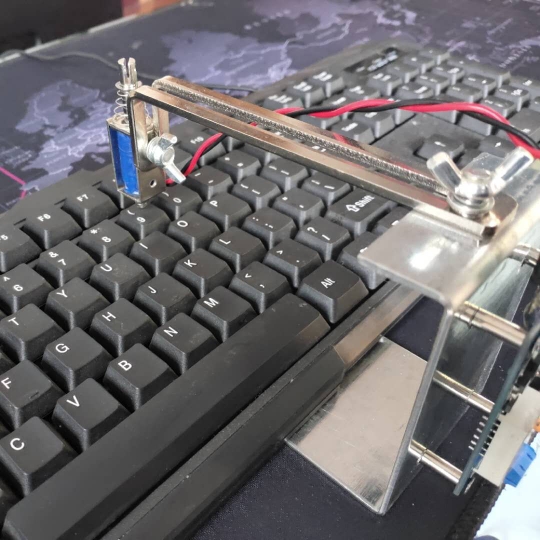 Juego de botones de clic para teclado de ordenador, dispositivo de enganche físico automático, accesorios de juego anticaída