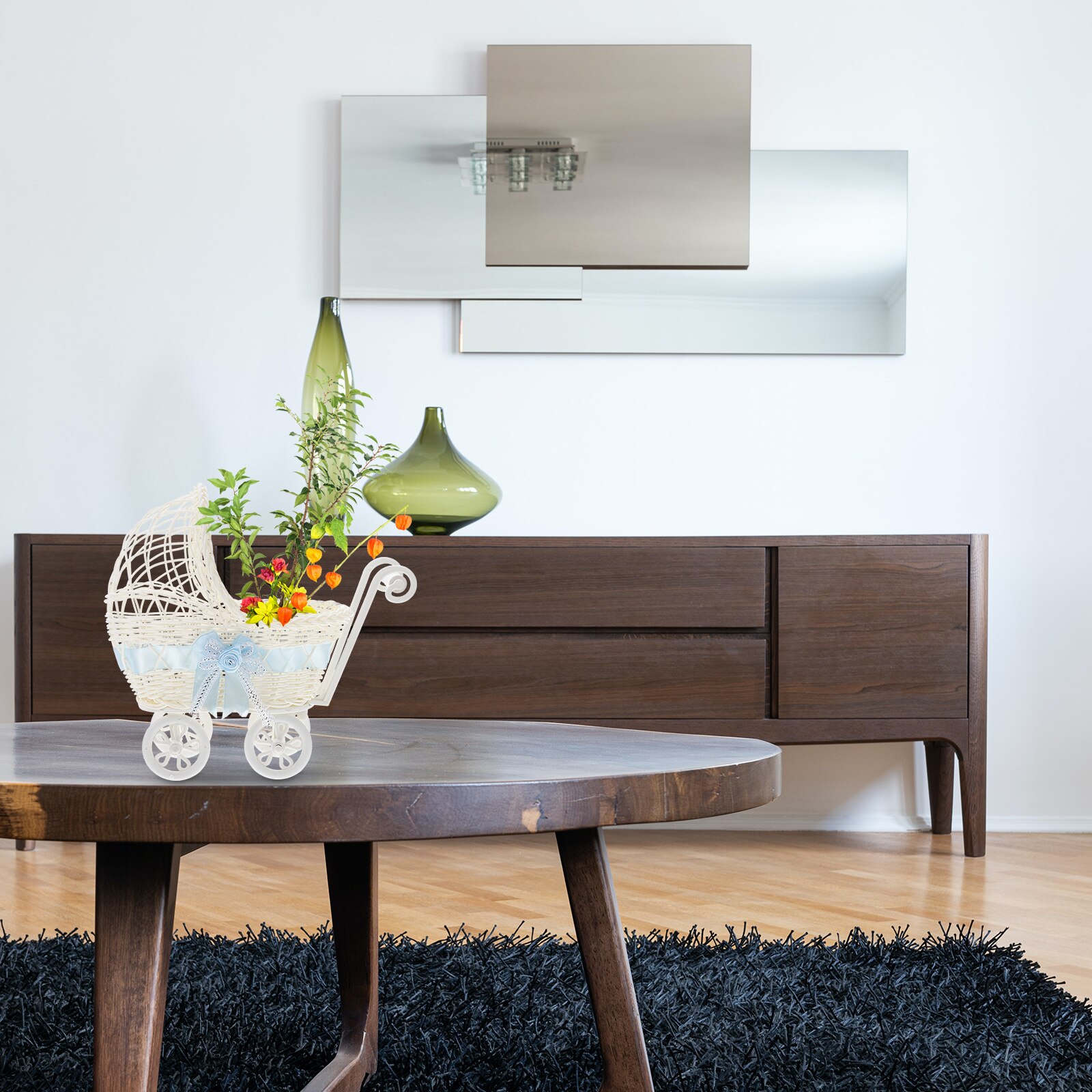 1Pc Plastic Bloem Mand Met Kar Gesimuleerde Geweven Gebreide Wandelwagen Winkelwagen Cane Driewielers Wedding Party Photo Prop (Willekeurige kleur)