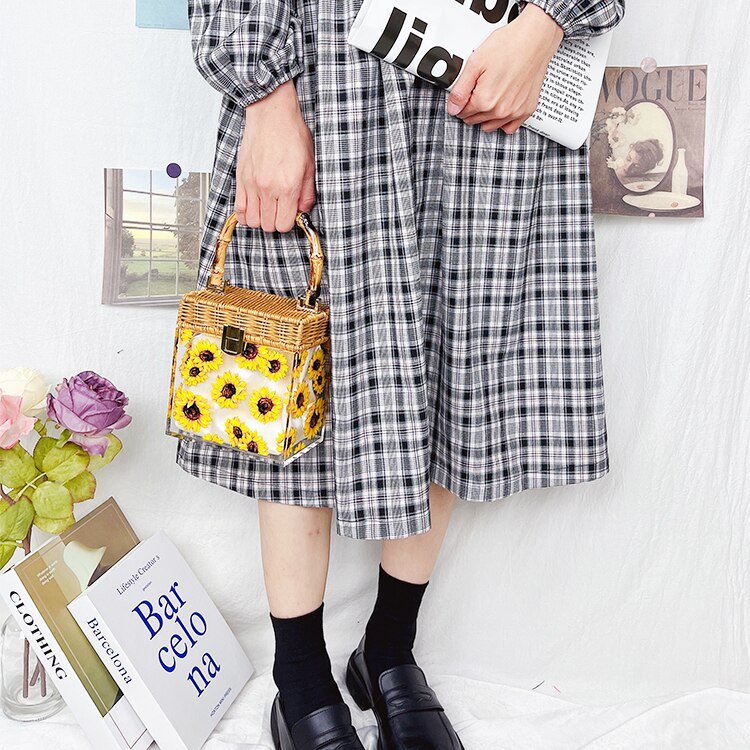 Clear Acrylic Flower Pattern Purses and Handbags for Women Bamboo Handle Party Clutch Evening Bag Chain Shoulder Bag