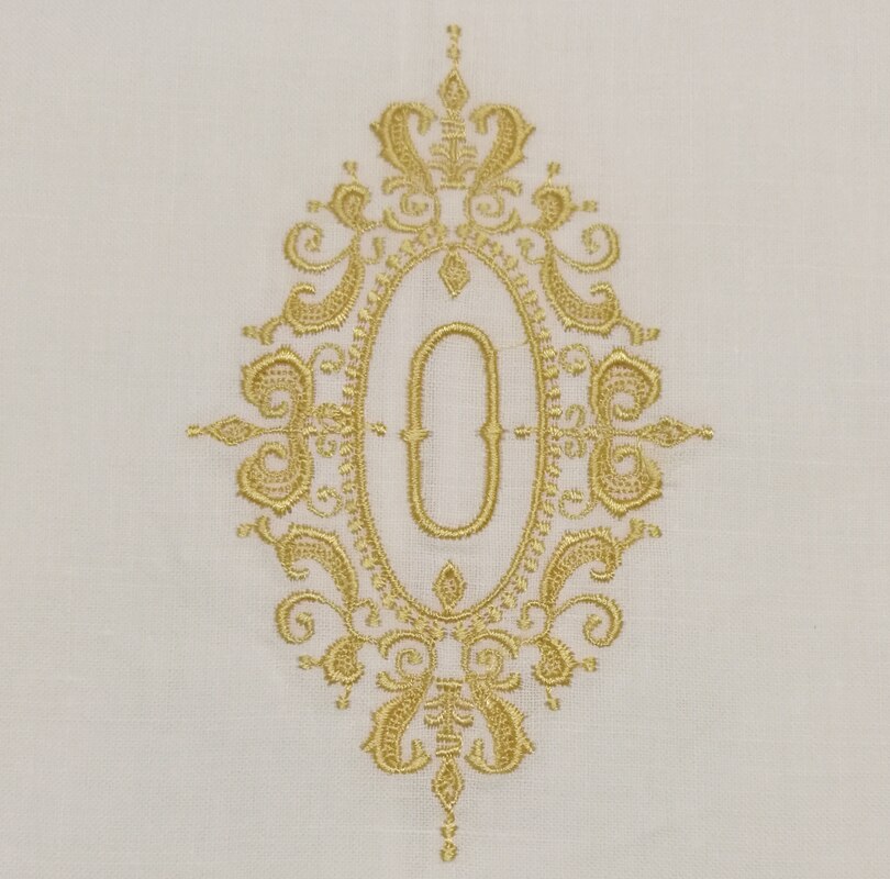 Sæt  of 12 glimrende monogram servietter hvide sømme linned bord servietter 20 " x20 " stige broderet første te serviet: Guldbogstav o