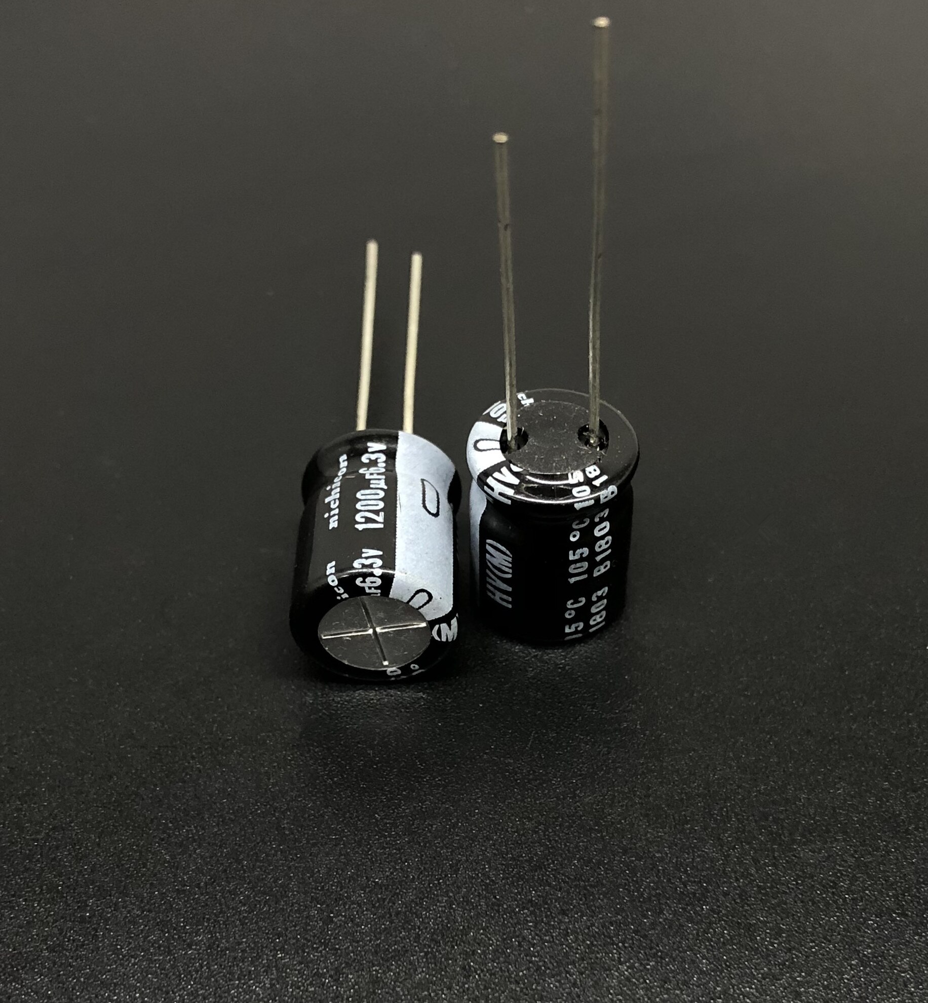 20pcs 1200uF 6.3V NICHICON HV Series 10x12.5 High Ripple Current Low Impedance 6.3V1200uF Aluminum Electrolytic Capacitor