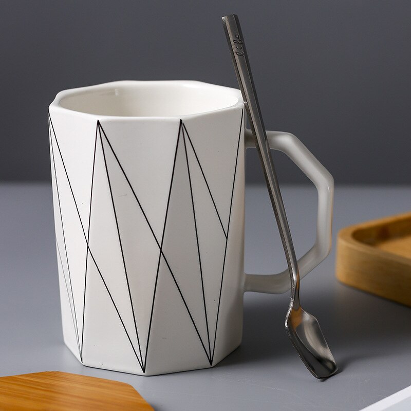Taza geométrica mate creativa con tapa de bambú, cuchara de metal, tazas de cerámica de línea, para microondas Vaso de Leche, artículos para beber para el hogar y la Oficina, 400ml