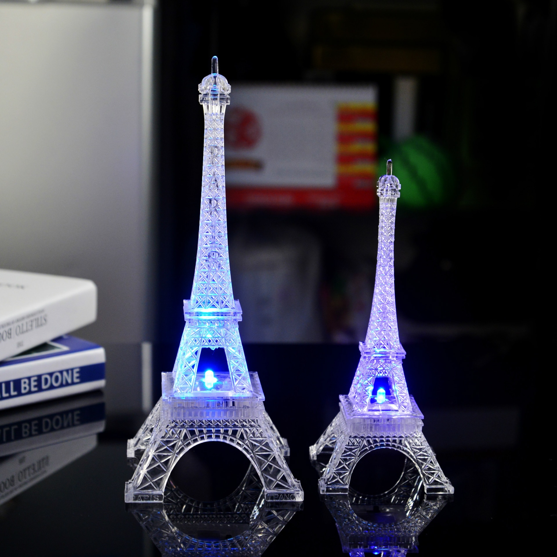 Valentine's Day Romantic 3D Romantic France Eiffel Tower/Paris Tower LED Night Light Bedroom Table Lamp Kids Family
