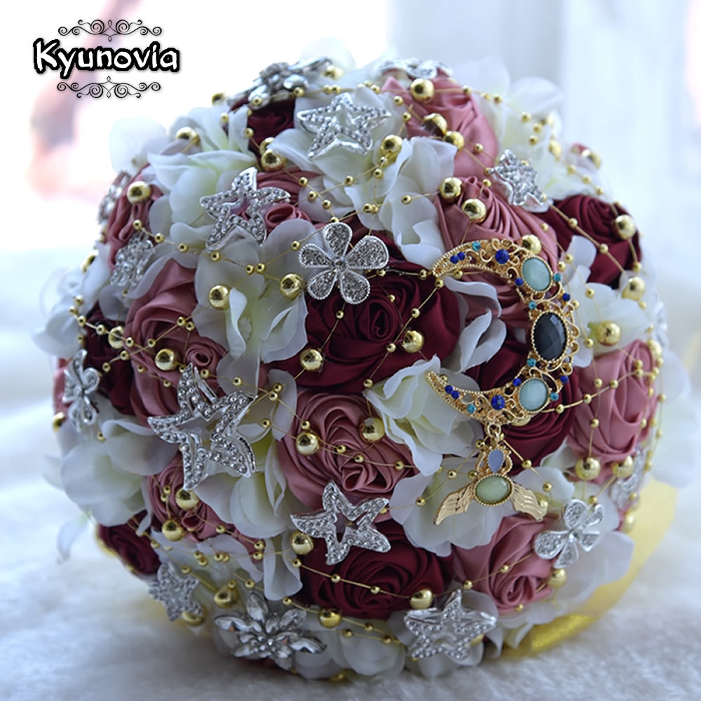 Kyunovia charmant Mond Sterne Brosche Strauß Satinband Braut Hochzeitsstrauß Brautstrauß Perlen Burgund Rosen Hochzeit Strauß FE43