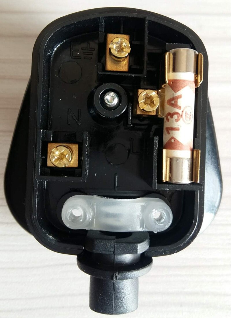 UK 3 Pin Power Plugs Converter Socket black color BS Adapter BS1363 Standard 13A@250V for 3000W water heaters and appliances