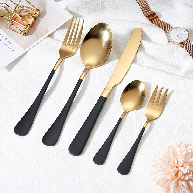 Guld bordservice gyldent bestik sæt rustfrit stål gafler knive skeer sort spisestel sæt gaffel ske kniv sæt