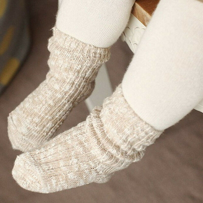 Bambini Del bambino Del bambino Della Ragazza Del Ragazzo Del Fumetto di Inverno Lavorato A Maglia Caldo Della Caviglia del Cotone Calzini E Calzettoni del Modello della Lettera Del bambino di Modo Calzini E Calzettoni unisex