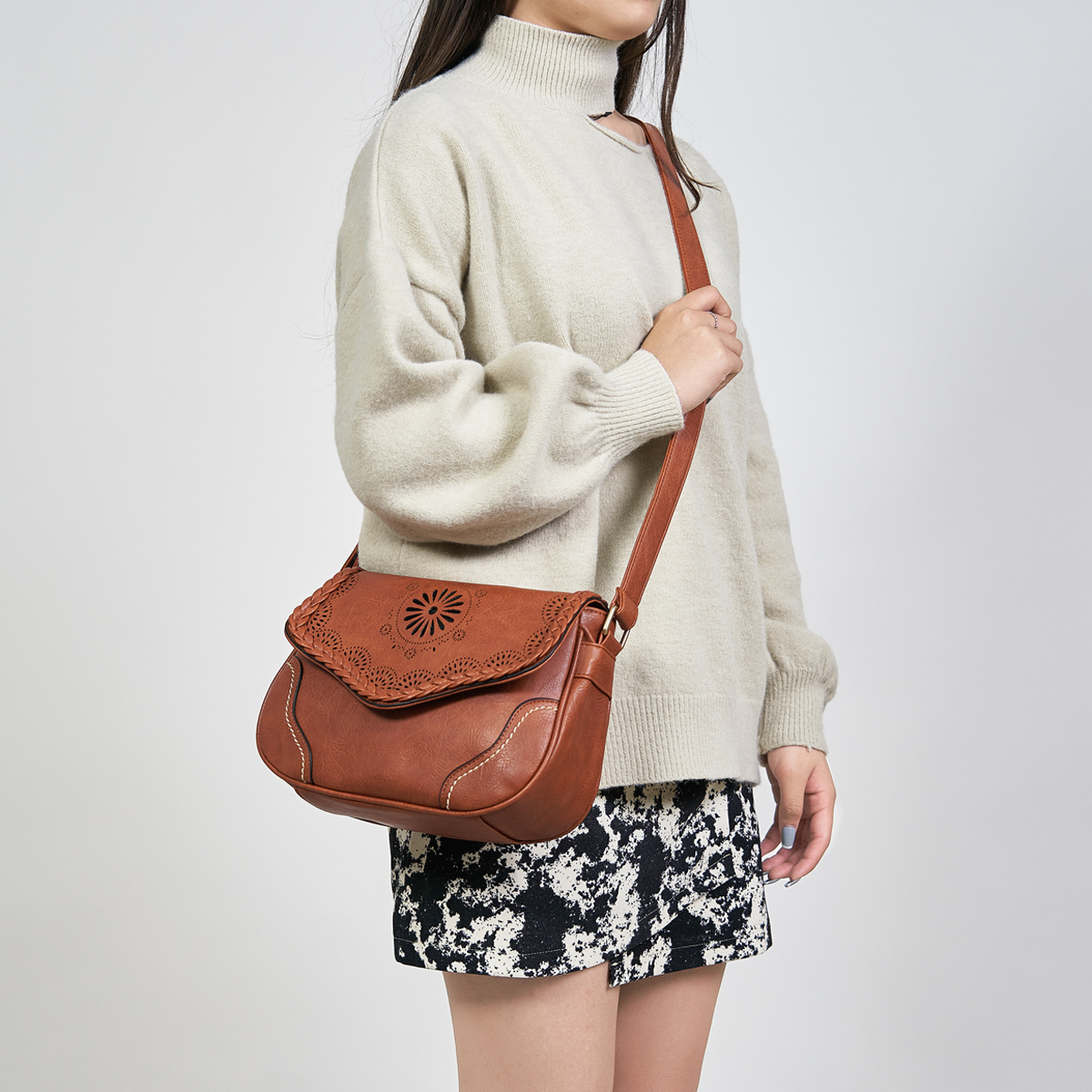 Annmouler Frauen Schulter Tasche Vintage Pu Leder Umhängetasche Aushöhlen Damen Satchel Tasche Braun Retro Handtasche für Mädchen