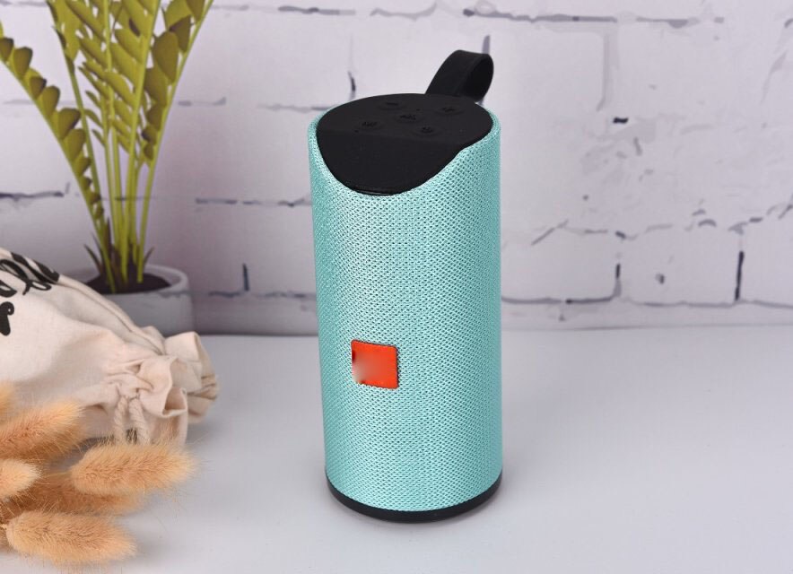 Bluetooth Speaker Portable Outdoor Loudspeaker Wireless Mini Column 3D 10W Stereo Music Surround Support FM TFCard Bass Box: green