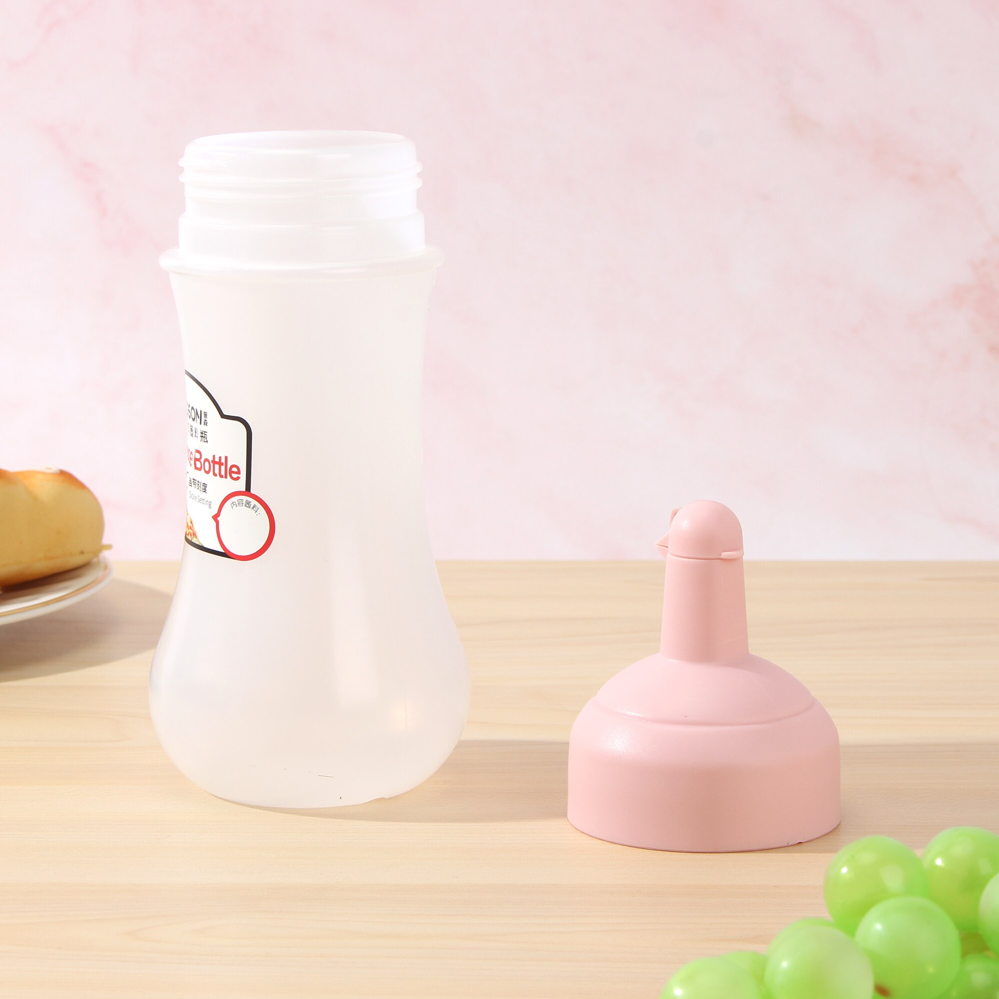 1 Pcs Condiment Squeeze Bottle Sauce Squeeze Squirt Bottle Mustard Mayo Sauces Oil Bottles Food Dispenser Kitchen Gadget