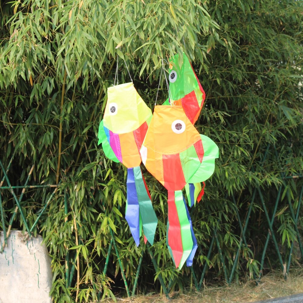 Accessorio di gioco di volo all&#39;aperto della bandiera di direzione del Windsock dell&#39;aquilone del pesce della carpa sveglia dei bambini