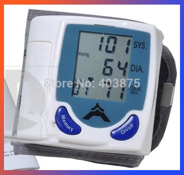 Blodtryksmåler kropspleje håndledsmanchet lcd digital blodtrykspulsmåler hjerteslagsmåler lcd-display og 60 hukommelser