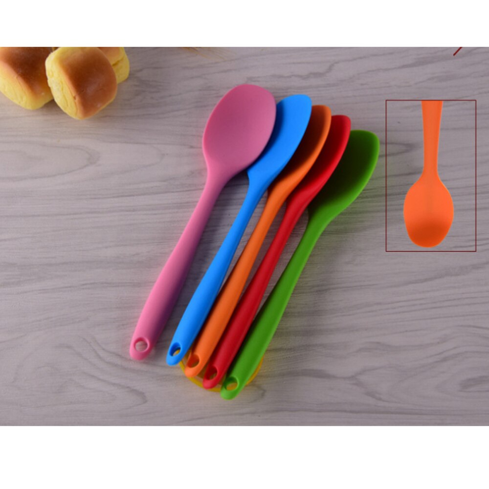Cuchara sopera de silicona con mango largo para niños, cuchara antiadherente para servir comida, roja