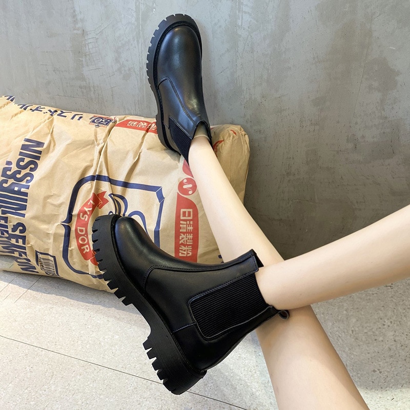 Ademende Vrouwen Enkellaarsjes Britse Stijl Meisjes Naakt Boot Ronde Neus Winter Schoenen Vrouw Platte Mode Botas Mujer