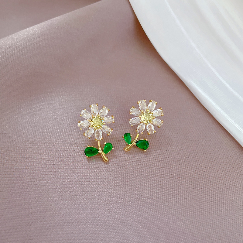 Classic Charming Sunflower Necklace and Earrings Set Light Luxury Micro-Setting Banquet Jewelry