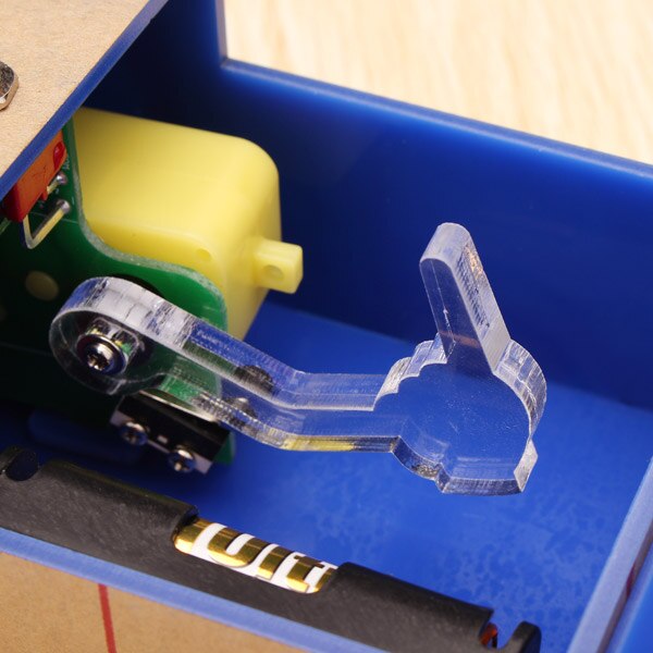 Useless Box DIY Kit Useless Machine Birthday Toy Geek Gadget gags Joke Broad game Tricky toys Fun Office Home Desk Decor