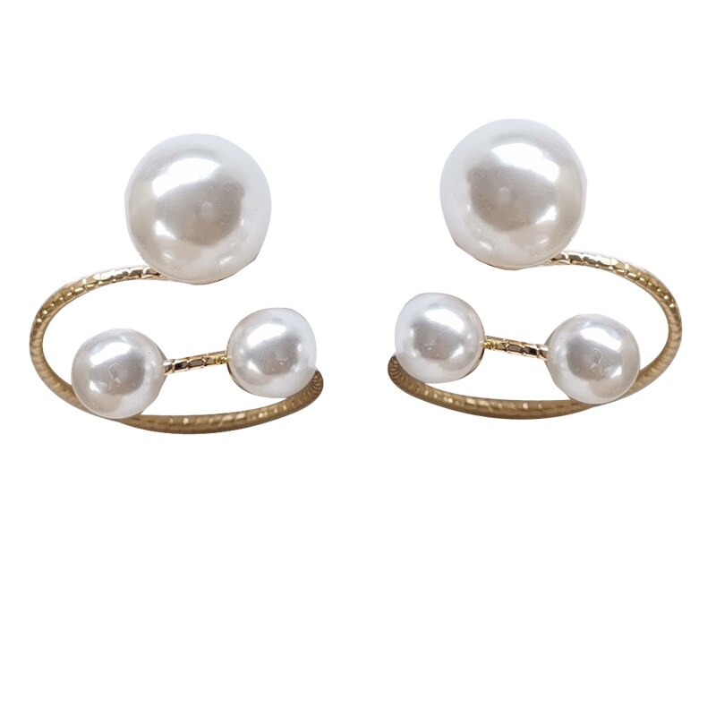 Pearl earrings geometric three-dimensional simple short earrings