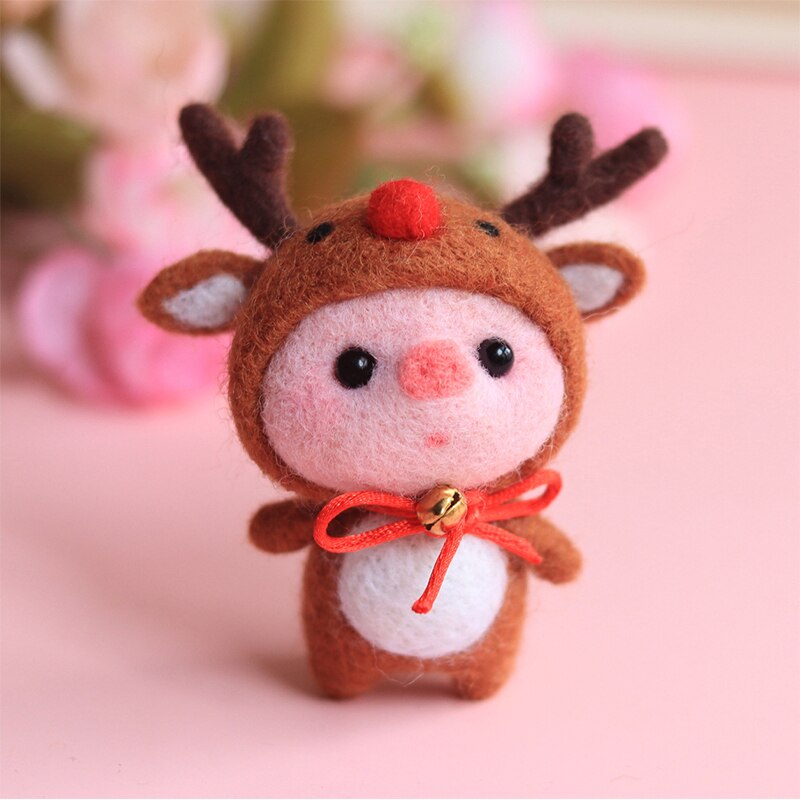 Jiwuo Wool Felt Animal Pig Neddle Felting Kit Material Package Felting Wool Handmade Wool Felt Doll Toy Craft Kits for Adults