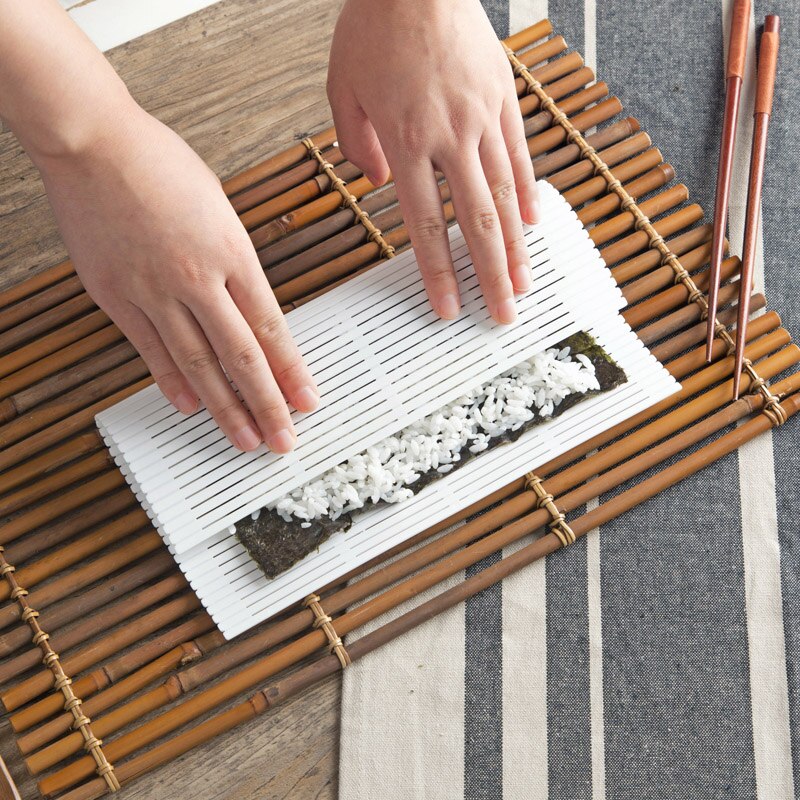 Sushi Roller Diy Sushi Rollen Mat Nori Sushi Maker Onigiri Rice Roller Kip Roll Hand Maker Japanse Sushi Keuken Gereedschap