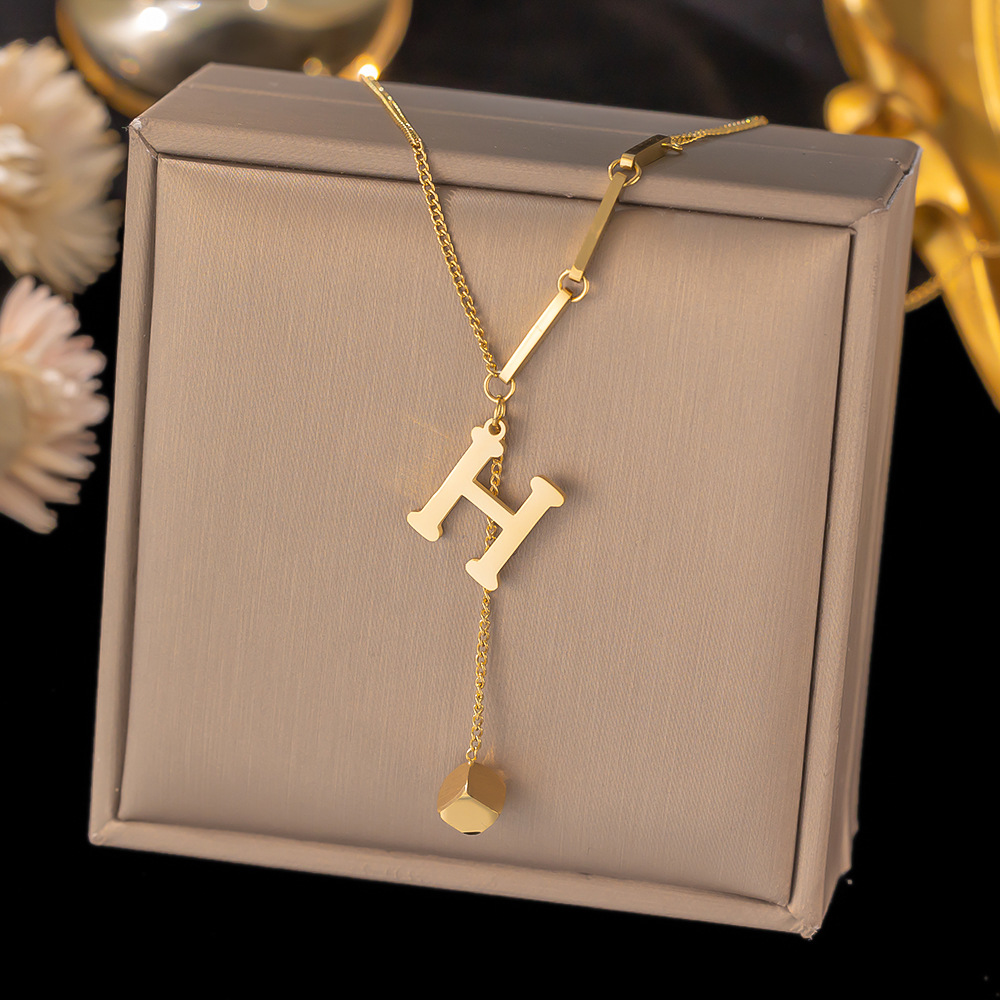 Collar con colgante de acero inoxidable con letra inicial para mujer, cadena de Color dorado a la , collares de clavícula con alfabeto de A-Z, de joyería: Color dorado