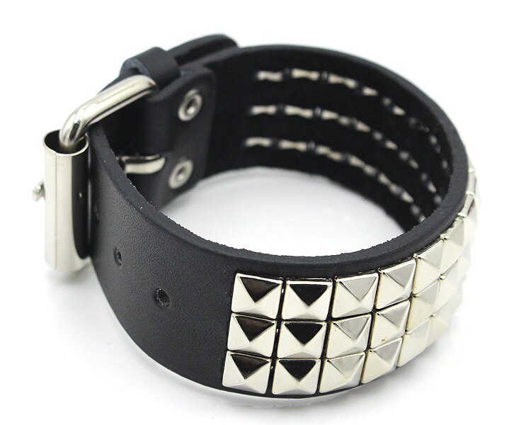 Brett armband punknit läderarmband rock 4 rader fyrkantiga naglar armband justerbar storlek smycken armband & amp; armband