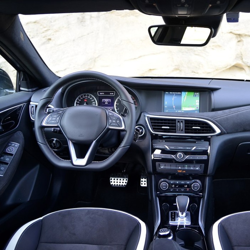 Accessoires pour Infiniti Q30 Q30S QX30 + | En acier inoxydable, frein à gaz, repose-pied, tampons à pédale, couverture style de voiture