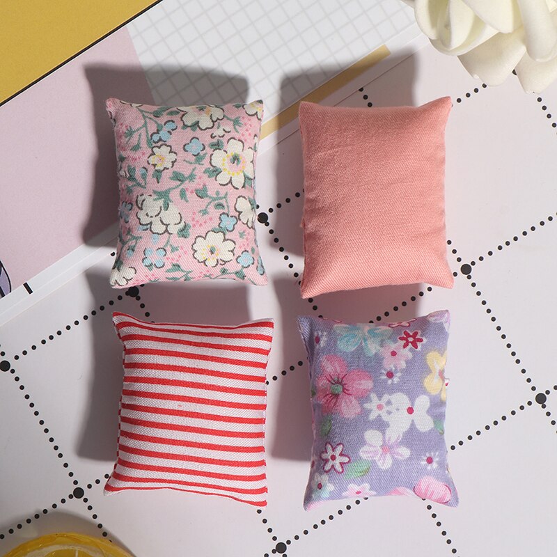 2PCS Cute Flower Pillow Cushions For Sofa Couch Bed For For Doll house 1/12 Dollhouse Miniature Furniture Toys