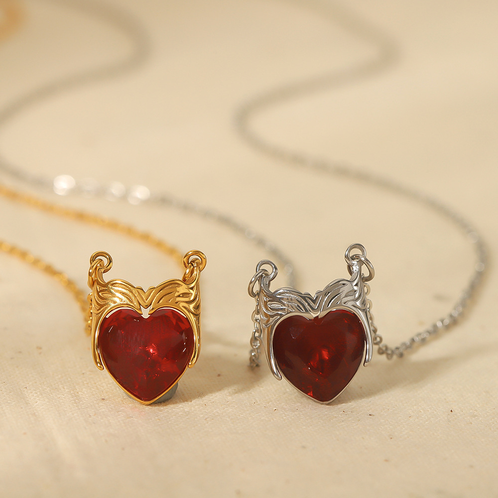 Movie Scarlet Witch Necklace Jewelry Cute Rhinestone Love Heart Helmet Pendant Choker Necklaces Geek Accessories