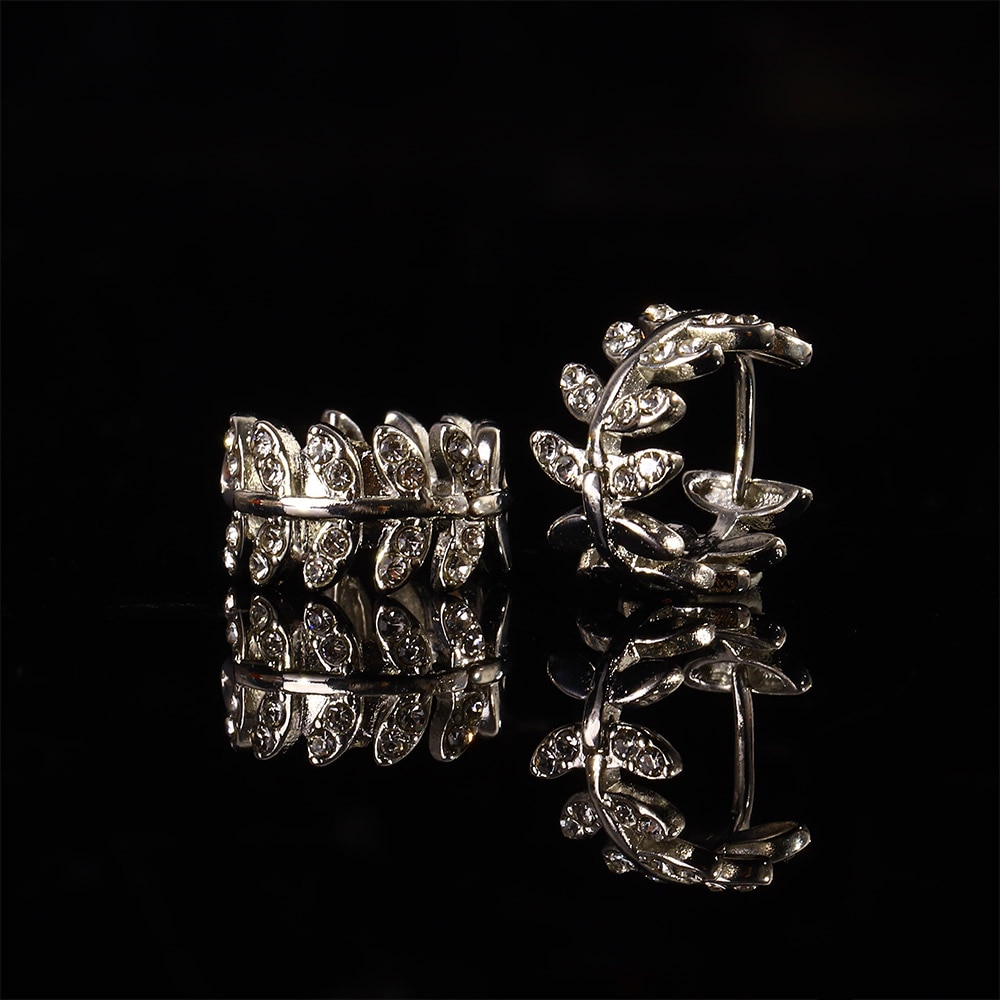 Leaf Shape Hoop Earrings Rhinestone Gold Color Surround Small Hoop Earrings Mini Slim Circle Earring Jewelry