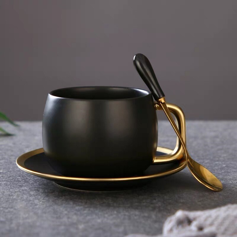 Keramisk ljus lyx enkel matt svart guld champagne kaffekopp med fat sked set unikt resepar par tekopp mjölkmugg: Svart