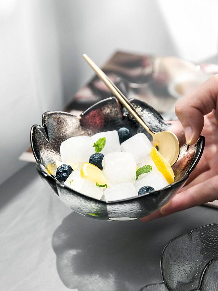 Tallerken med glasblomster, gylden kantplade, japansk kirsebærblomst lyserød glassmagsskål, underkop, snack, dessertskål