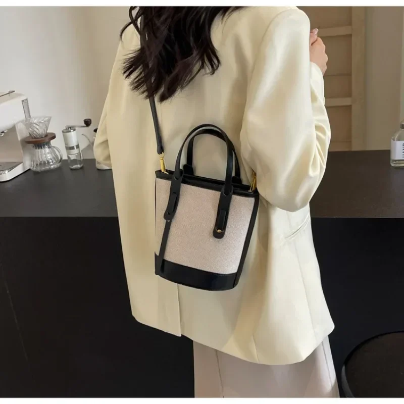 2025 polyvalent PU toile seau épaule et sacs à bandoulière Simple décontracté sens du luxe rétro sacs à main pour les femmes