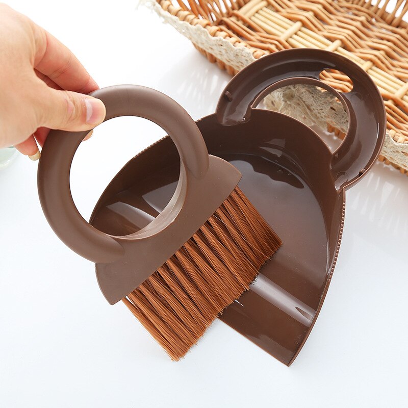 2pcs Multifunction Computer Window Cleaning Brush Dust Shovel Plastic Brooms Shovel Set Broom Dustpans Kitchen Cleaning Tools: Brown