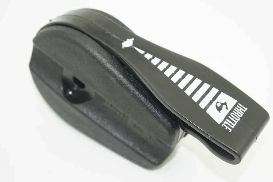 Universele gashendel en kabelbediening voor grasmaaiers, geschikt voor de meeste 4- takt grasmaaiers.