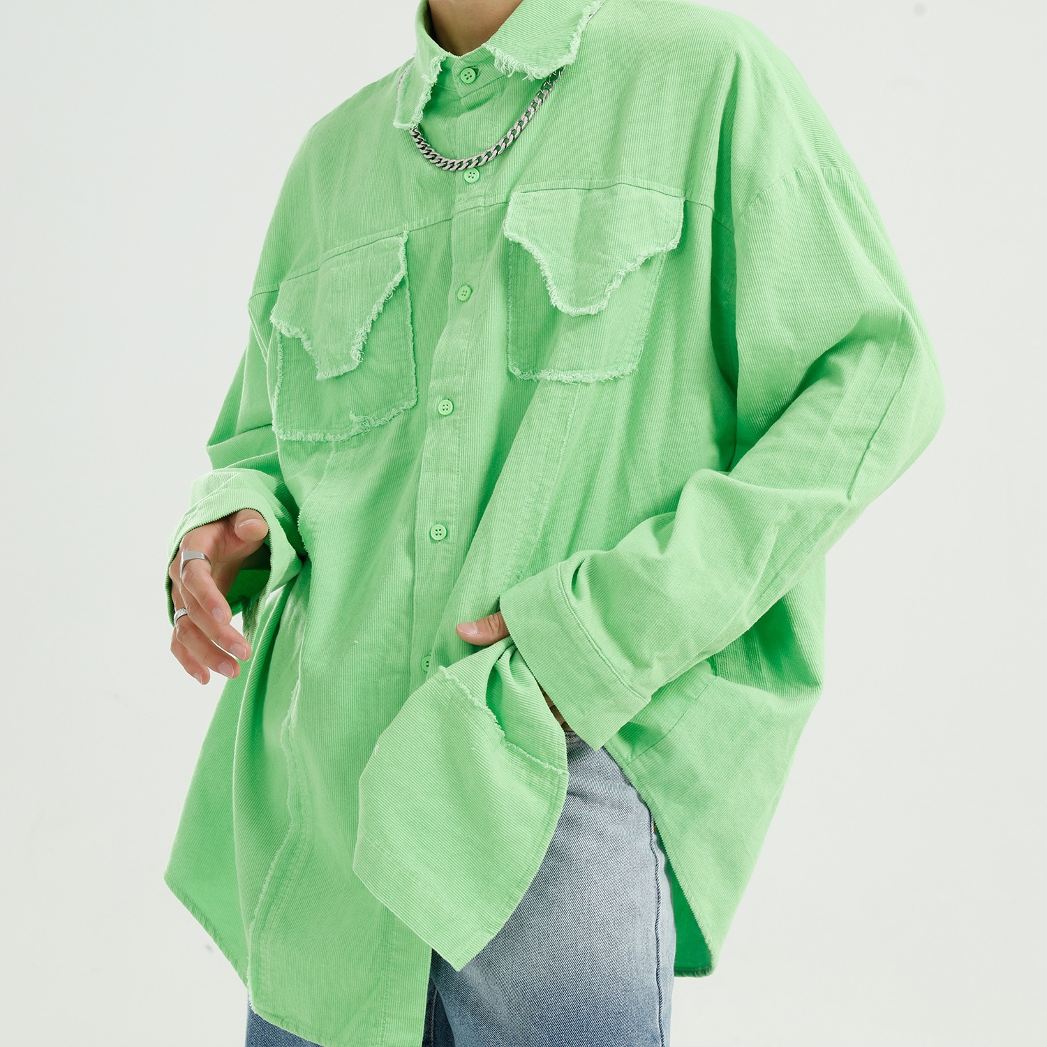 Menn kordfløyel ødelagt vintage stil bokstavtrykk langermet uformell løs skjorte mannlige kvinner par streetwear hip hop dress skjorter